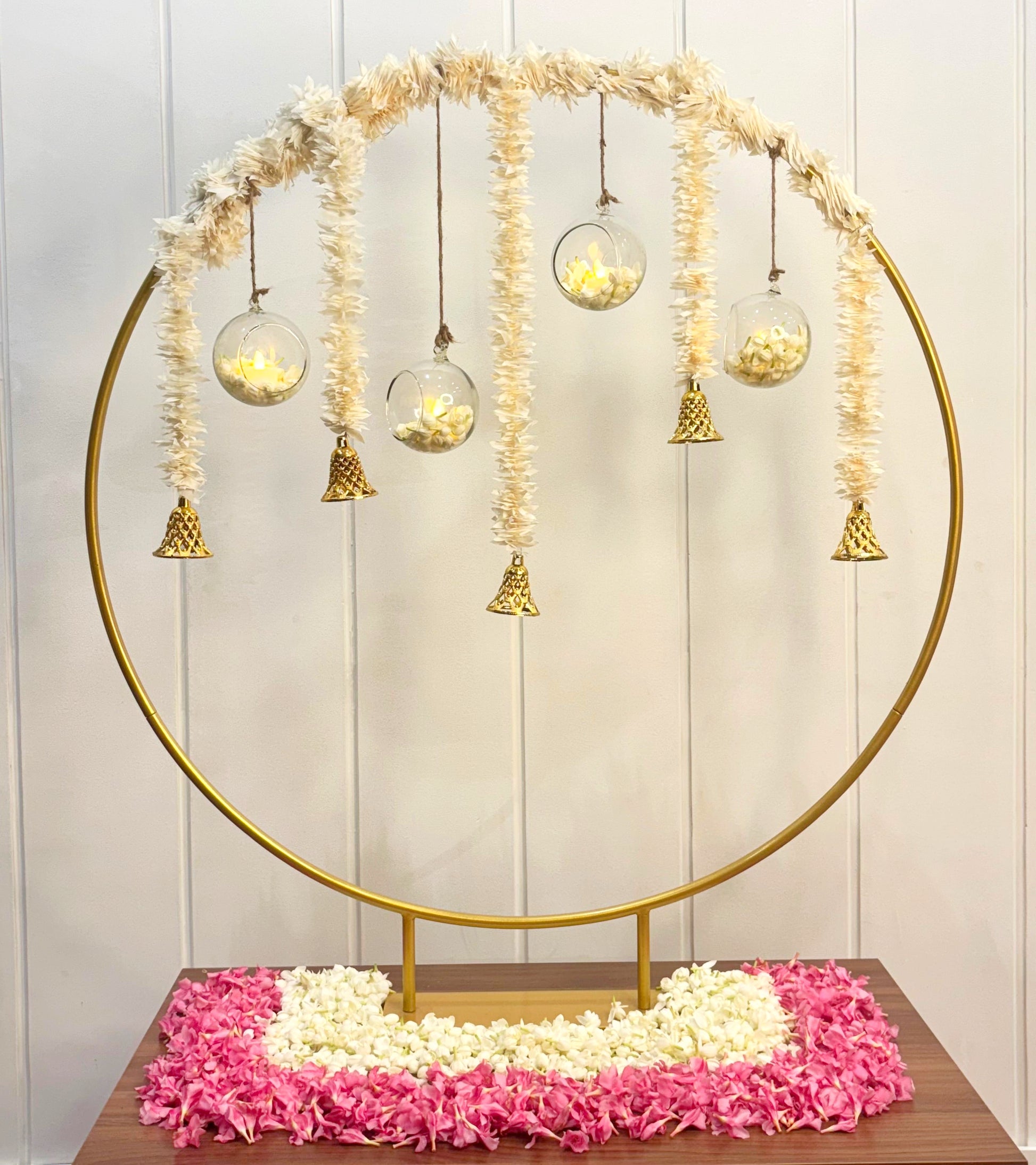 White Tassels Circle Decor - The Decor Cycle