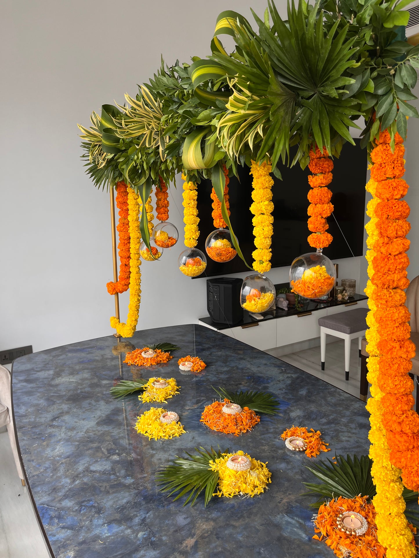 Table Decor Set with Glass Balls