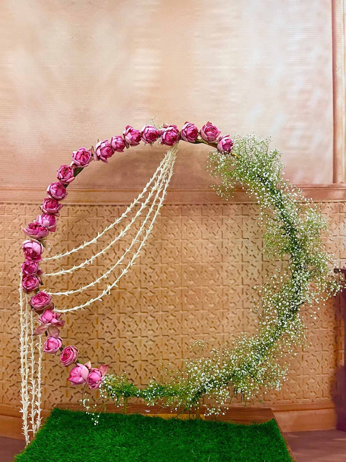 Circle Stand - The Decor Cycle